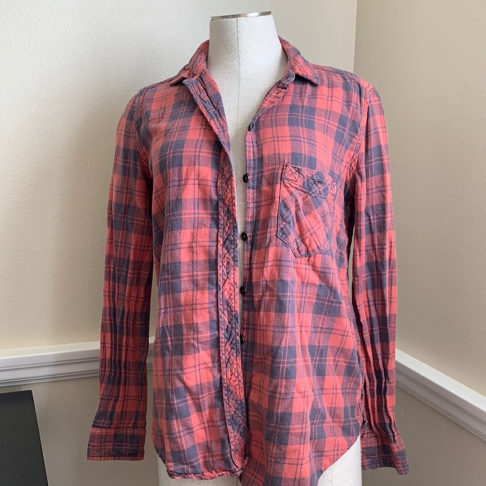 BDG plaid button up shirt. Size XS